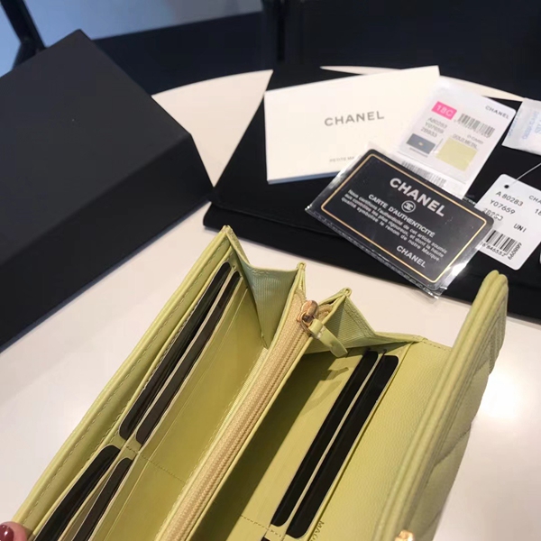 シャネル財布全体デザイン